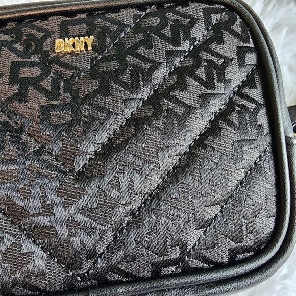 NEW DKNY 4 in 1 Belt/Crossbody Bag - Picture 8 of 14